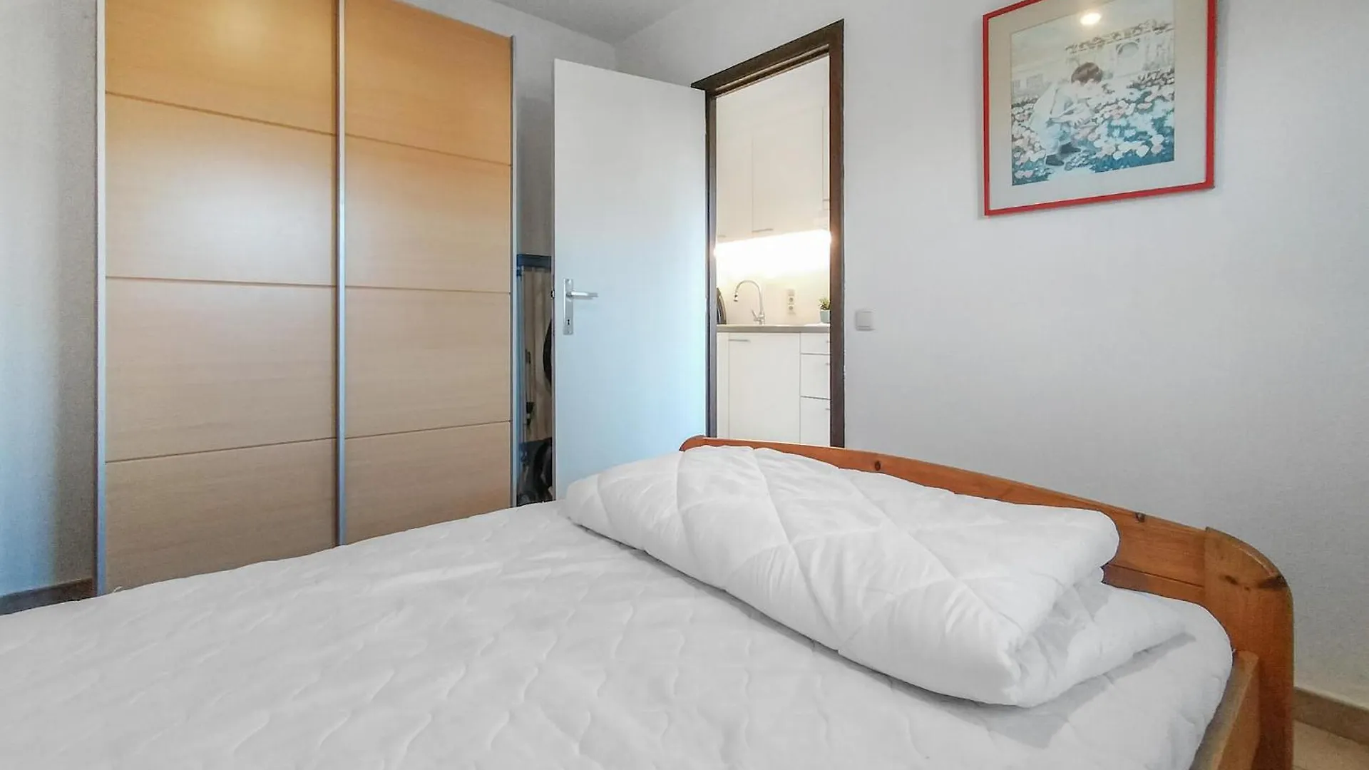 Beautiful Apartment In Bredene With Kitchen 0*,  Belgium
